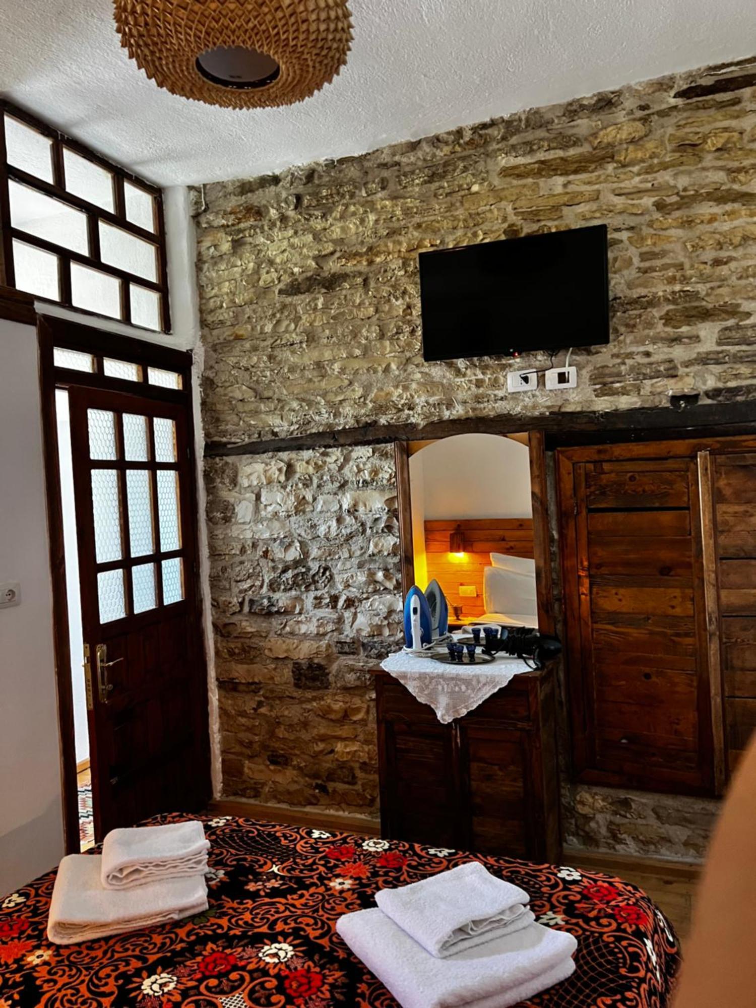 Guest House Salaria Gjirokaster Exterior photo
