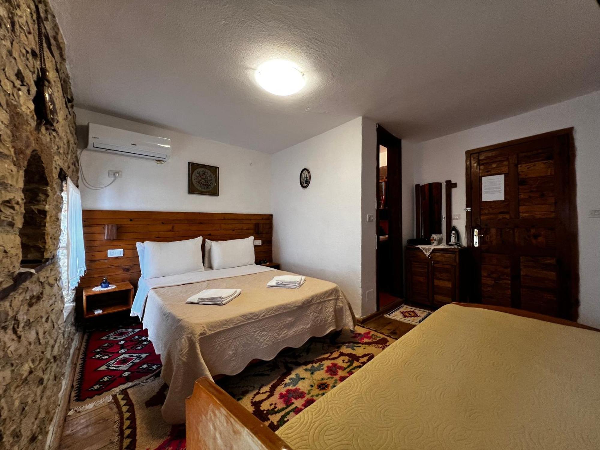 Guest House Salaria Gjirokaster Exterior photo